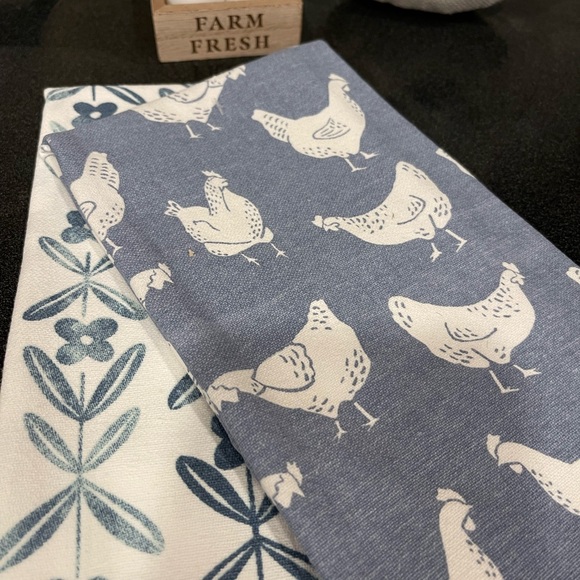 NWOT Country Chicken Tiered tray Fresh Eggs and 2 Kitchen Towel Set - Picture 6 of 8